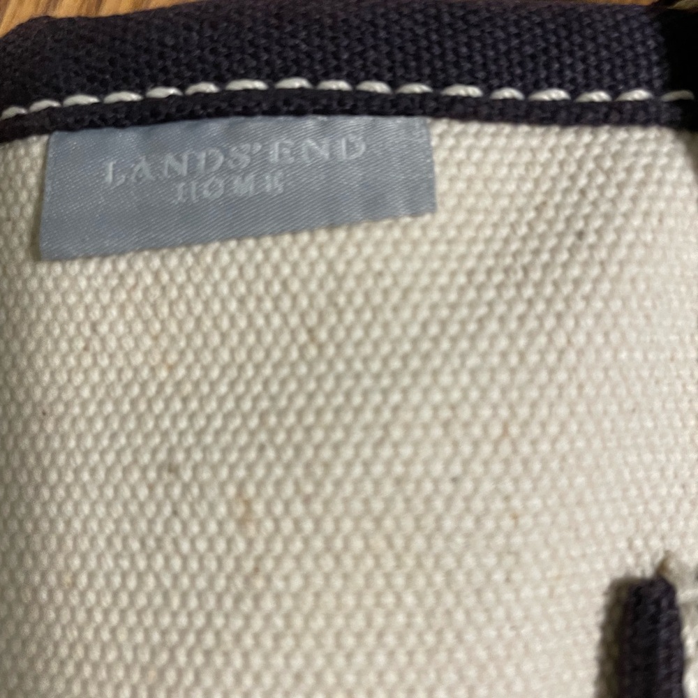 Lands End Stylish Canvas Tote Insulated Lunch Bag with Navy Accents - Picture 3 of 12